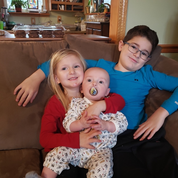 Meet your Posher, Sandy - Picture 7 of 16